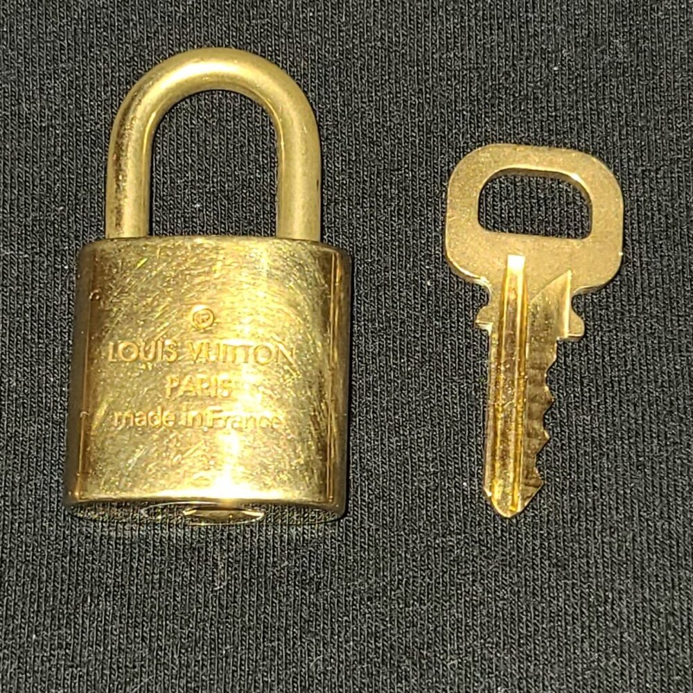 LV Lock & Key set #336 - Picture 7 of 11